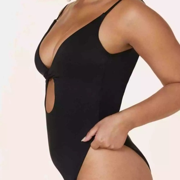 Andie The Santorini One Piece Swimsuit Solid Black Size $112 MSRP NEW Cutout - Picture 9 of 12
